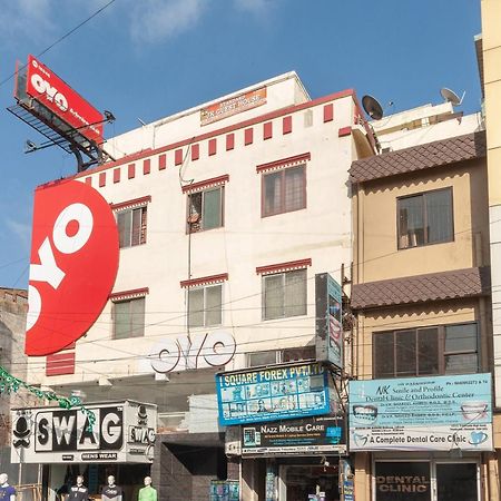 Capital O Admire Suit Hospitality Chennai Exterior foto