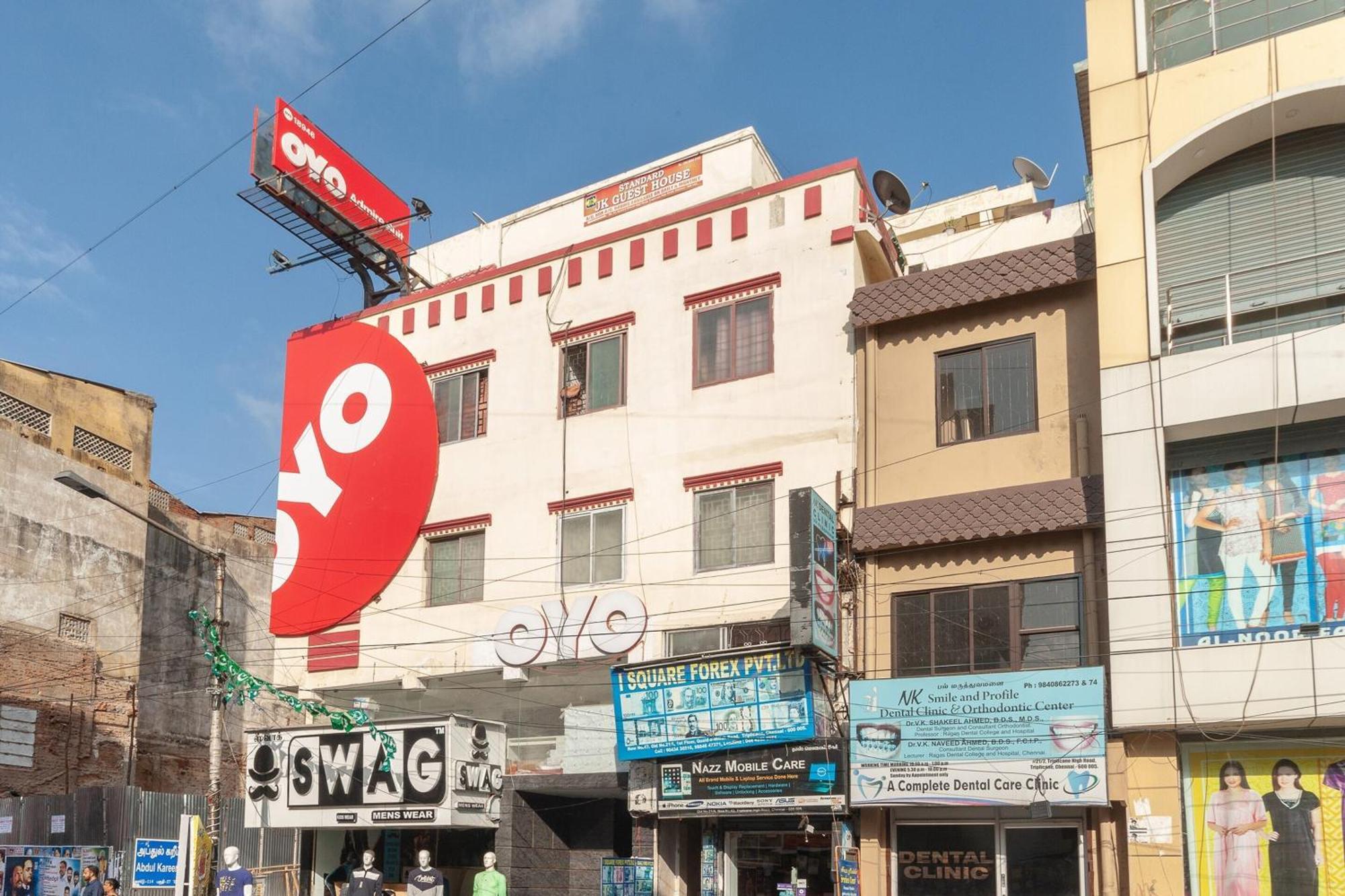 Capital O Admire Suit Hospitality Chennai Exterior foto