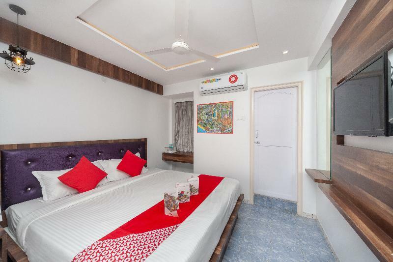 Capital O Admire Suit Hospitality Chennai Exterior foto