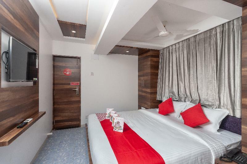 Capital O Admire Suit Hospitality Chennai Exterior foto