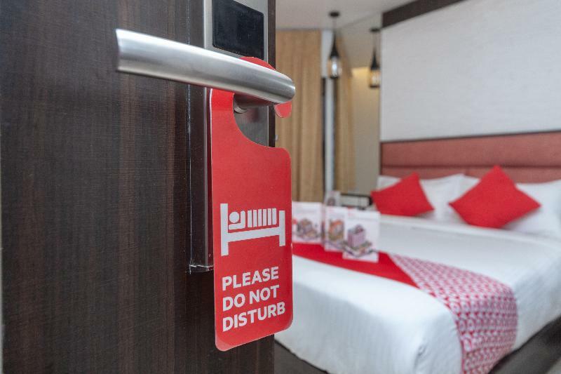 Capital O Admire Suit Hospitality Chennai Exterior foto